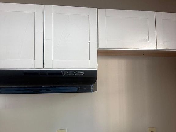 4th image of 3529 Lynhaven Dr #3529F