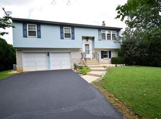1150 Jervin Dr, Allentown, PA 18104