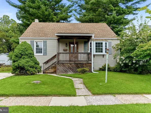 209 Pennsylvania Ave, Prospect Park, PA 19076