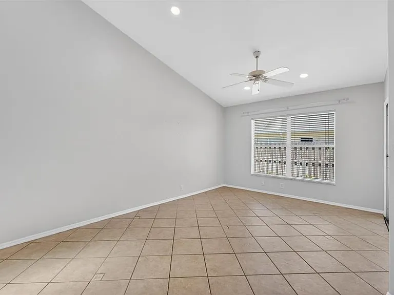 658 Green Valley Rd #B3 — Photo 34