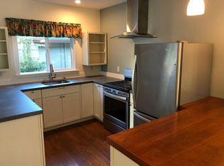 548 S Main St APT 1, Sebastopol, CA 95472