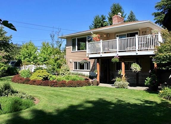 2nd image of 10929 NE 60th St