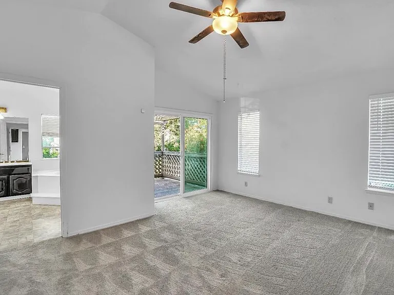 719 Raven Dr — Photo 9