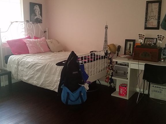 3rd image of 9090 Nw 41 Manor