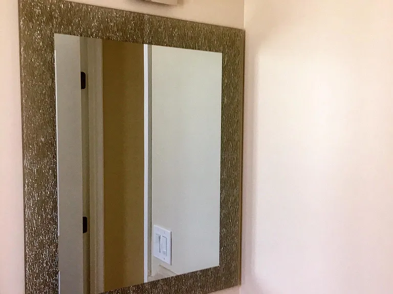 MAIN LEVEL BATH DETAILS