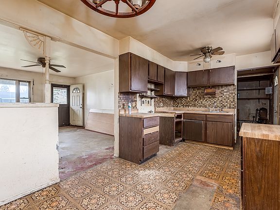 2nd image of 109 Cypress Dr