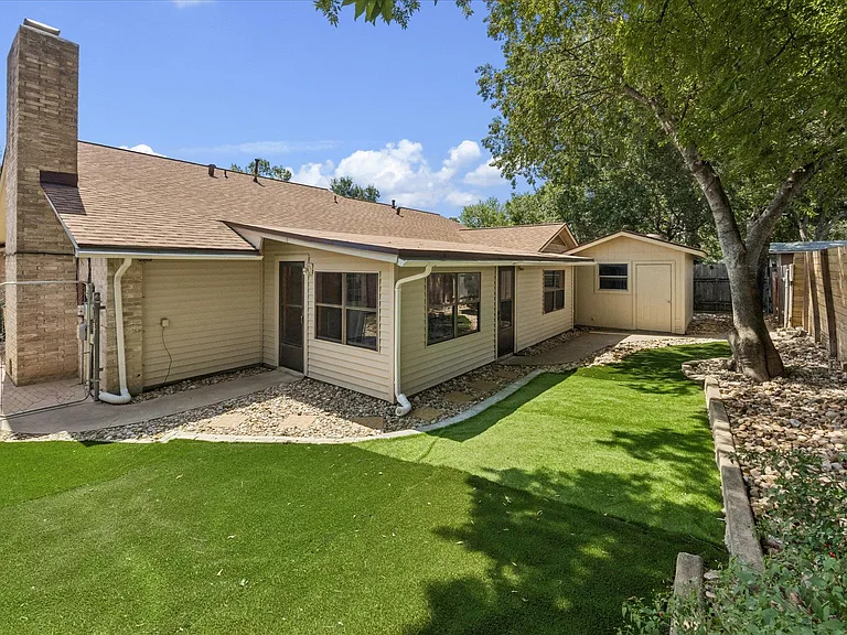 6402 Bluesky Way — Photo 15