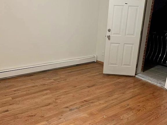 5th image of 9417 118th St Floor 2