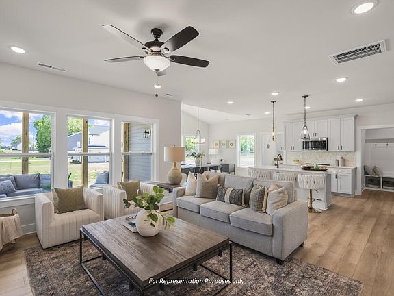 5th image of 8701 Maxine St