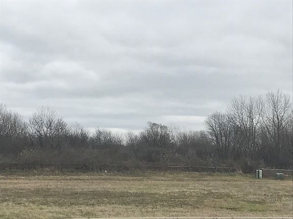 5th image of 7825 Northwoods Dr