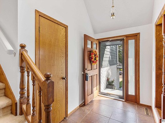 4th image of 816 Valentine Ln