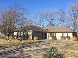 3316 Sherwood Dr, Lawrence, KS 66049