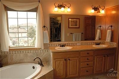 5th image of 61270 Lane Knolls Ct
