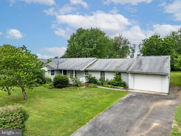 7512 Patapsco Dr, Sykesville, MD 21784