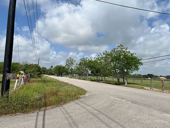 4th image of 6707 Avenue V