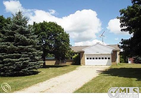 468 Risch Road front.jpg