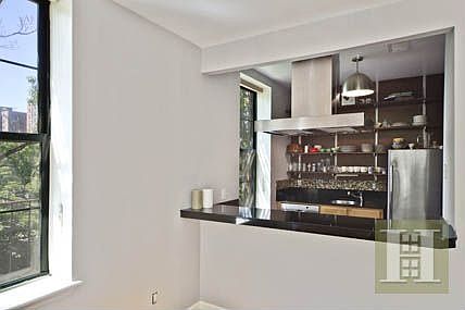 2nd image of 320 Washington Ave APT 3B
