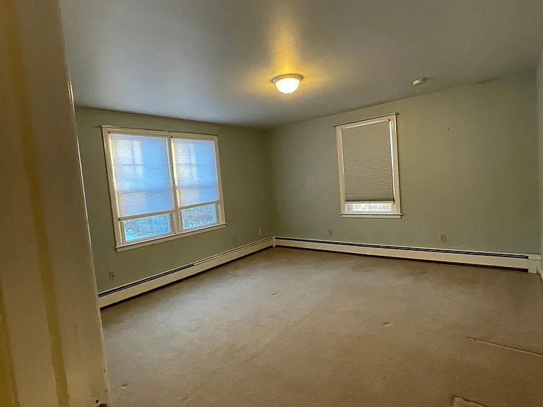 33 Gorham Pl — Photo 9