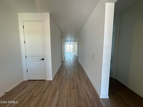 3rd image of 2657 E HOLLYWOOD IKE Avenue