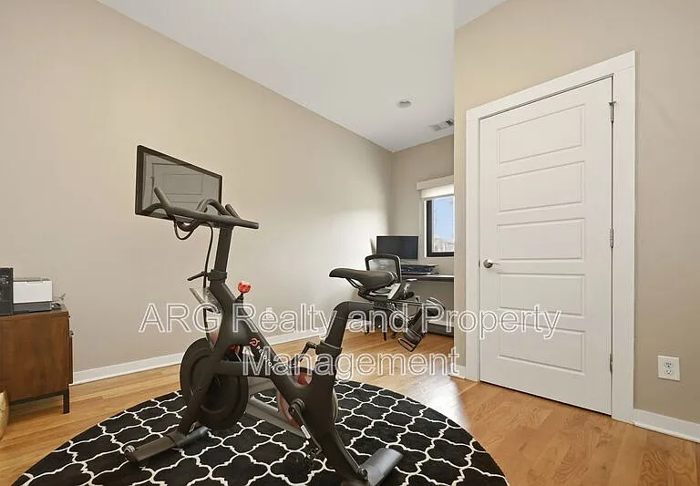 472 Martin St SE — Photo 13
