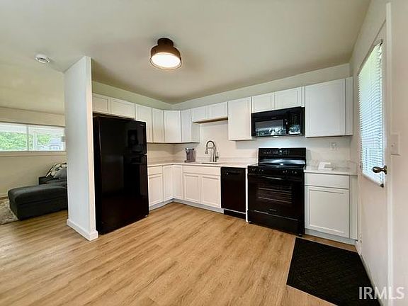 4th image of 1904 Arlington Rd