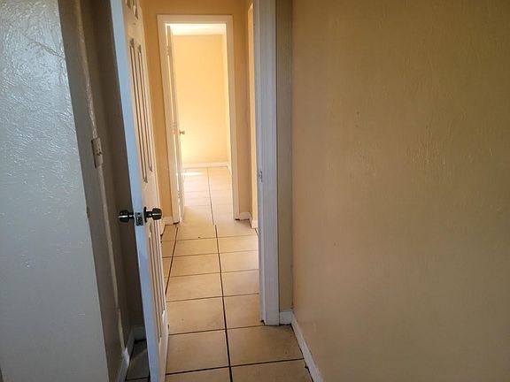 3rd image of 204 Orange St