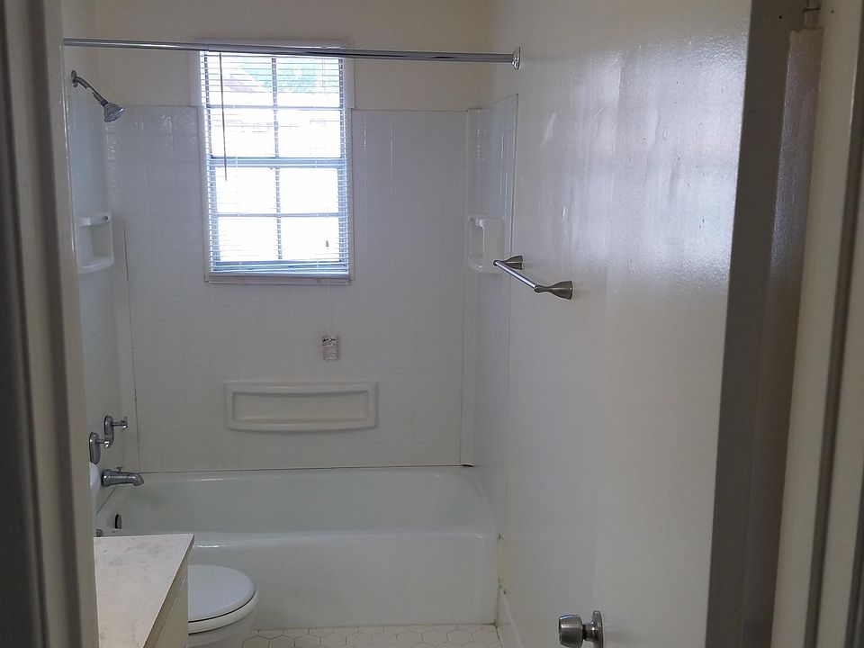 2nd image of 1502 Dauphin St APT 3