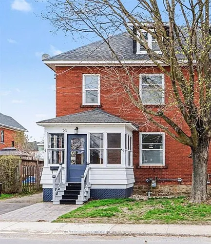 51 McGill St N Photo 1