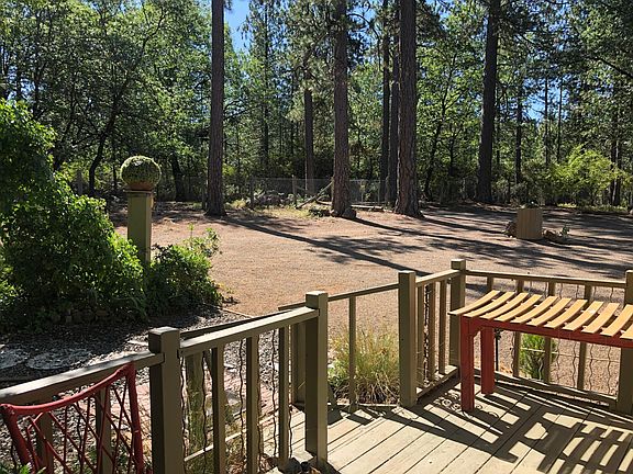 This is the front door deck and plenty of parking all over.