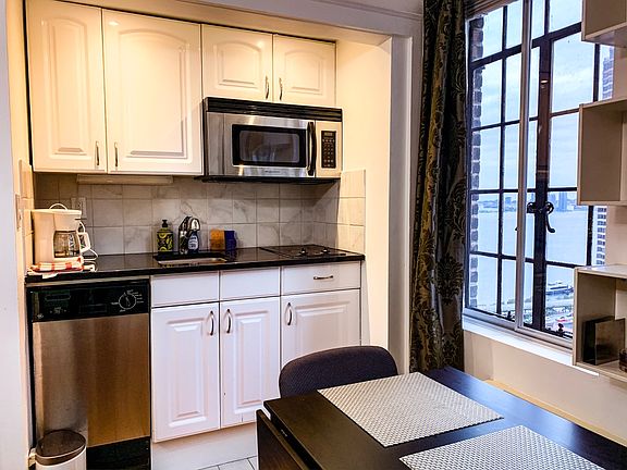 3rd image of 5 Tudor City Pl APT 1621