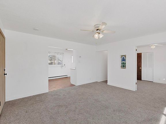 5th image of 927 Walker Dr NE