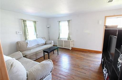 5th image of 622 Putman Ave