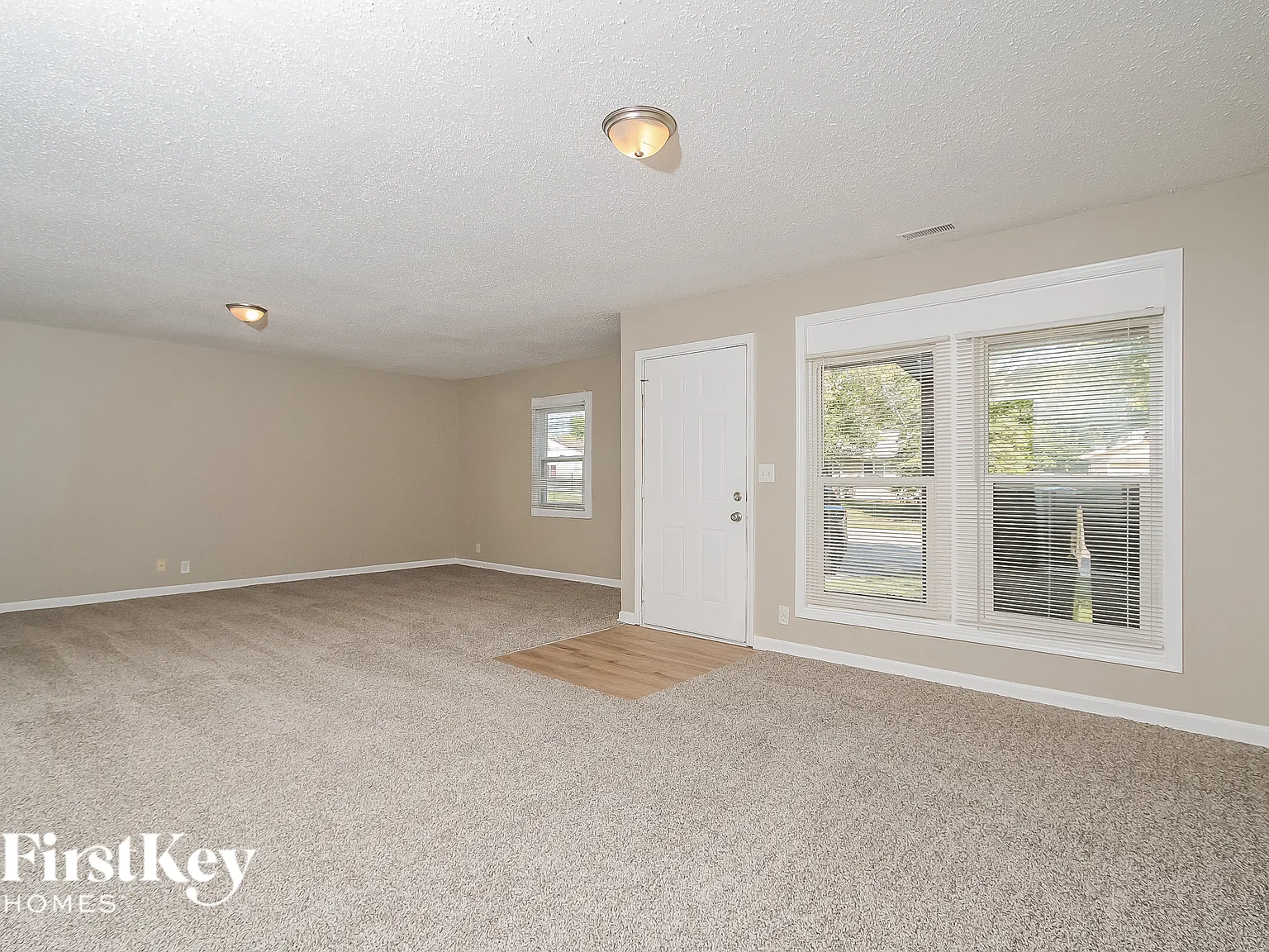 3 bed, 1.0 bath, 1344 sqft, $1,885 — Photo 3