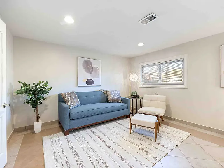 408 N Windsor Dr — Photo 6