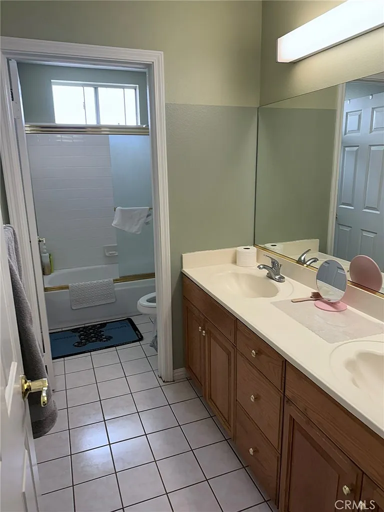 1 bed, 700 sqft, $1,600 — Photo 4
