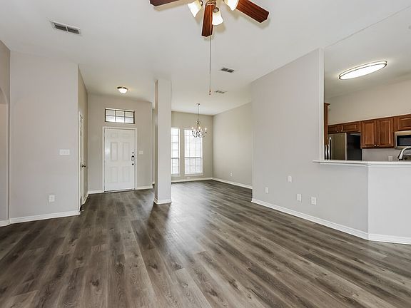 5th image of 317 Dupont Cir