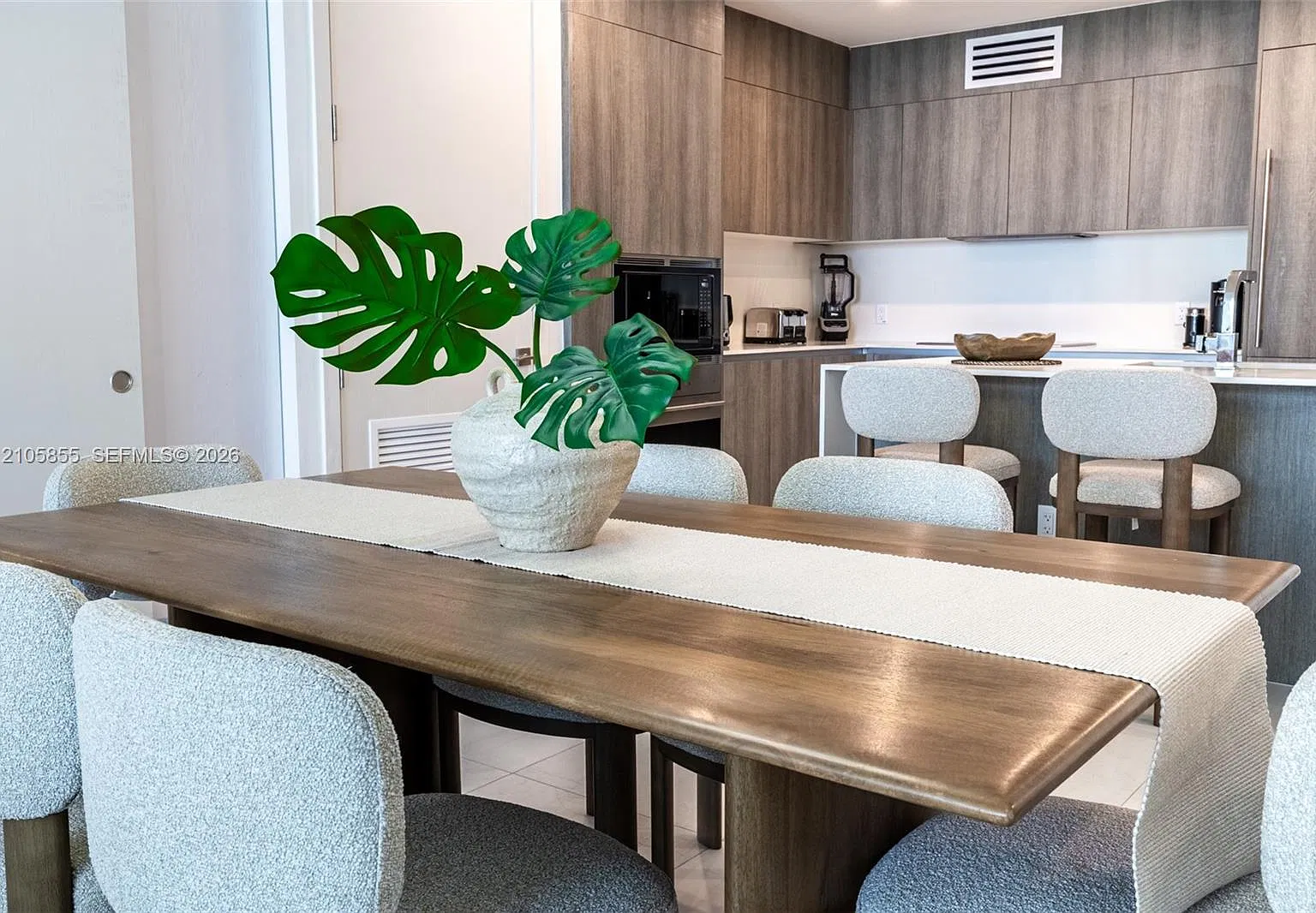 Aurora Condominium — Photo 3