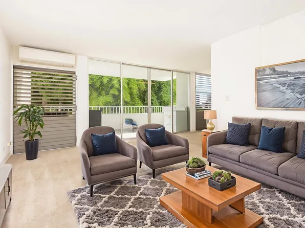 1400 Pensacola St APT 405, Honolulu, HI 96822