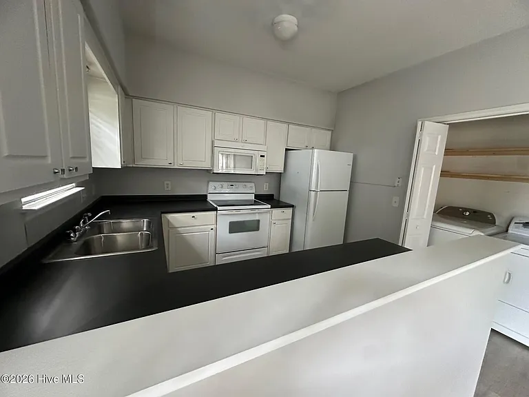 2225 Locksley Woods Dr #D — Photo 7