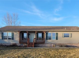 906 E Olson St, Blair, WI 54616