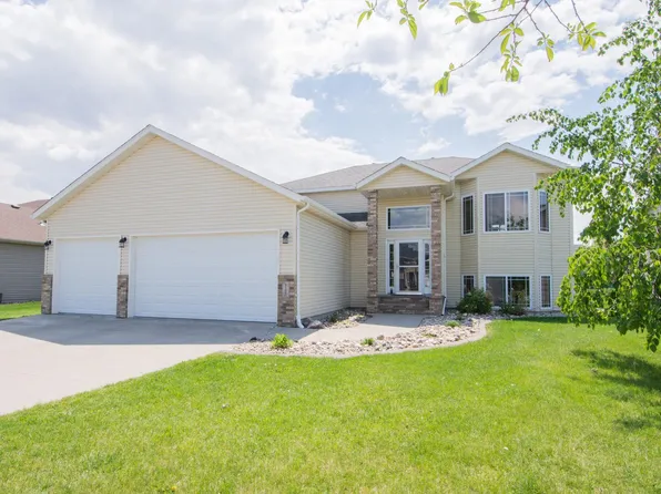 1123 38th Ave S, Moorhead, MN 56560