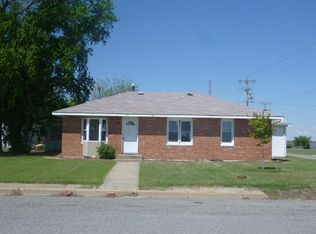 621 N Springlake St, Meade, KS 67864