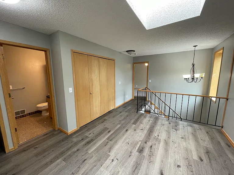 350 Oakwood Dr — Photo 9