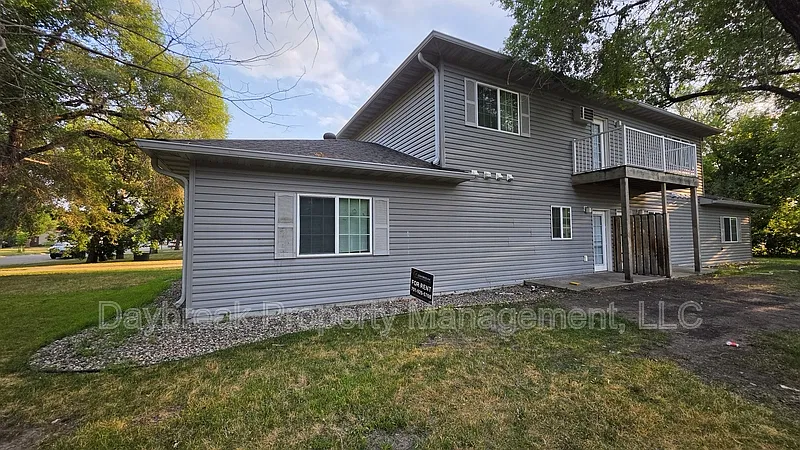 3 bed, 2.0 bath, $1,475 — Photo 2