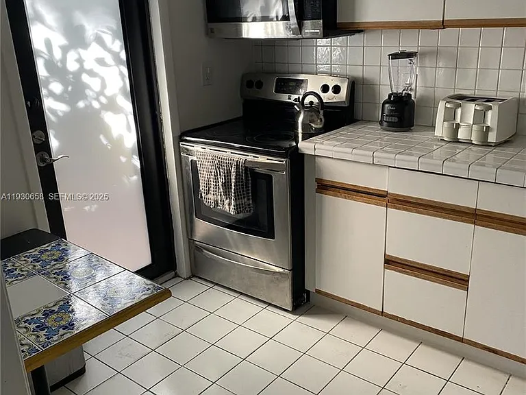 8950 Collins Ave #7 — Photo 20