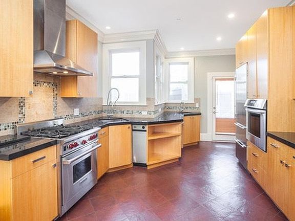 3rd image of 30 Pleasant St Unit 30