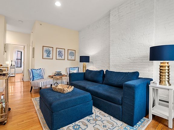 2nd image of 32 Yarmouth St #D