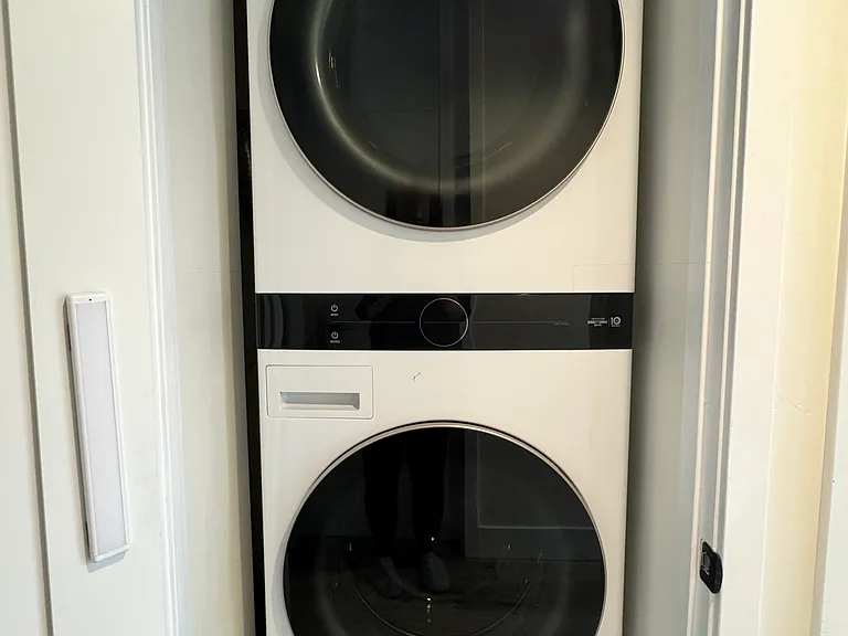 703 Agate St #4 — Photo 3