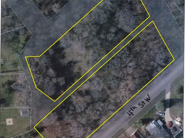 412 4th St W, Carver, MN 55315