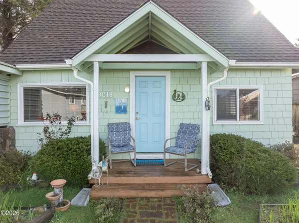 3018 NW Mast Ave, Lincoln City, OR 97367